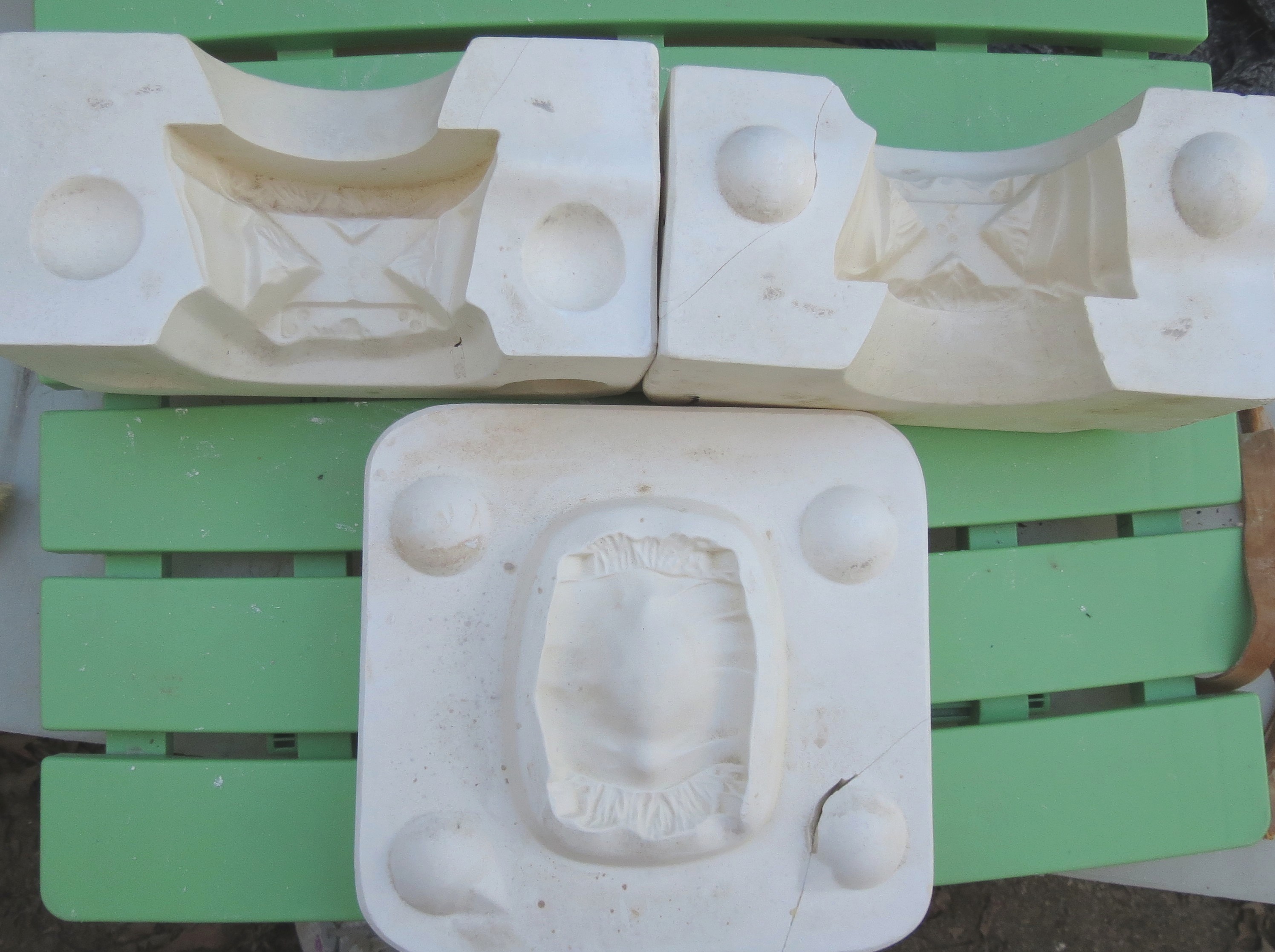 (image for) Holland Nativity Crib H565